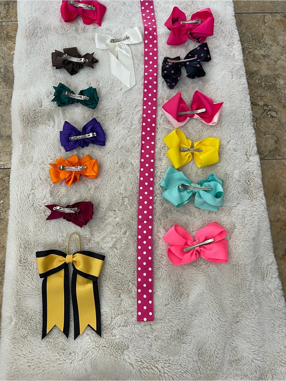 Kids Multi-Color Bow Holder with Assorted Hair Bows